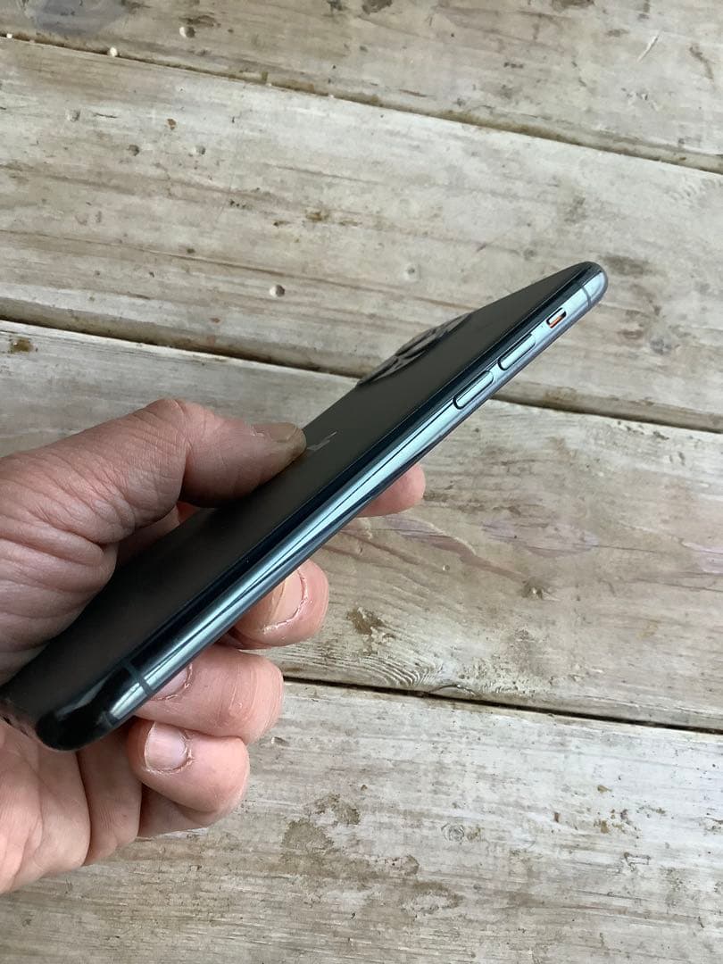 Apple iPhone 11 Pro ミッドナイトグリーン 本体