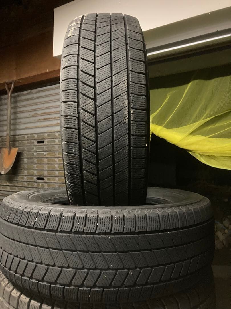 送料無料。ブリヂストンVRX3。 215/65R162本セット。