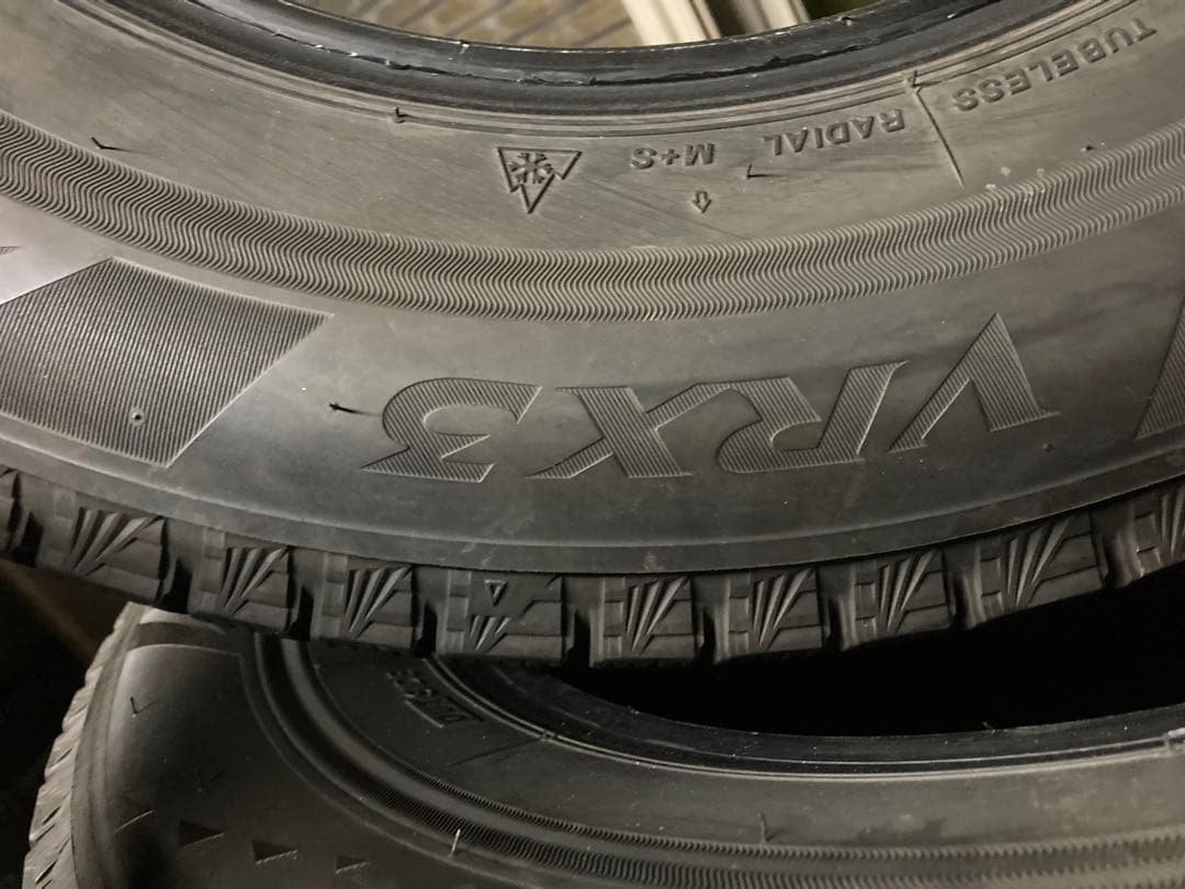 送料無料。ブリヂストンVRX3。 215/65R162本セット。