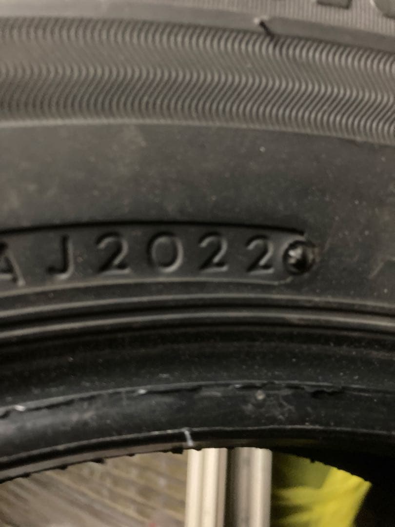 送料無料。ブリヂストンVRX3。 215/65R162本セット。