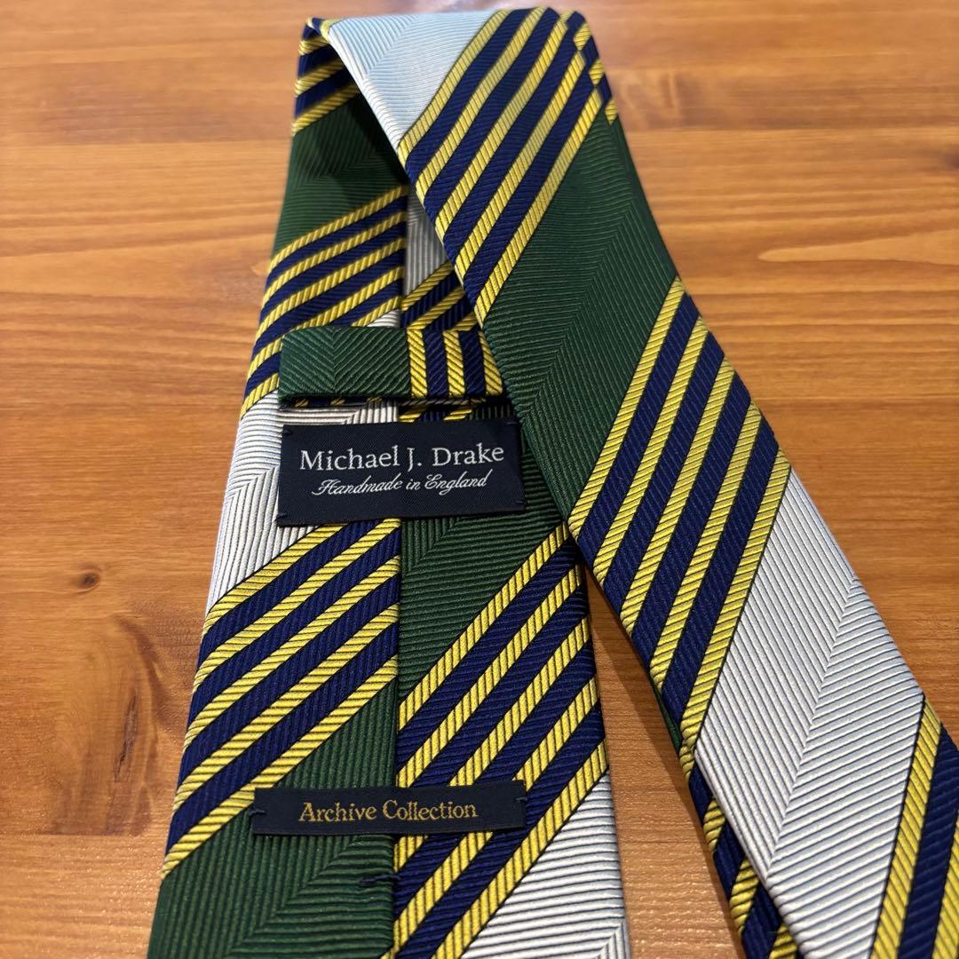 【新品未使用】DRAKE'S ドレイクス　ネクタイ　レジメンタル　シルク　緑