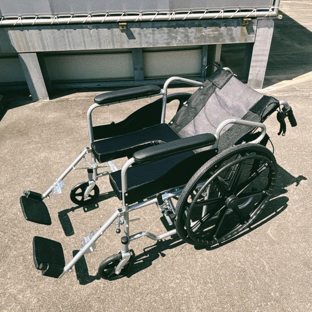 値下げ決行！（美品）UDKAEYT　リクライニング　自走式　車椅子　折り畳み式