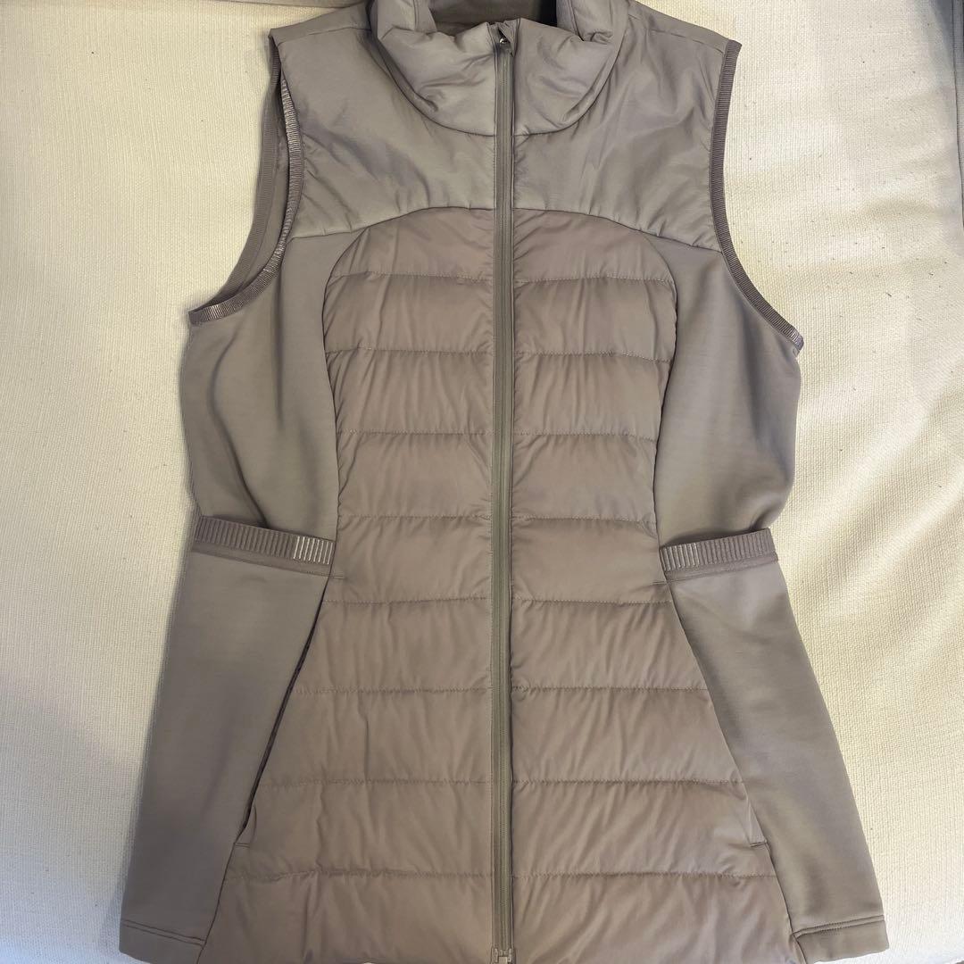 【超美品】ルルレモンのダウンベスト、サイズ8