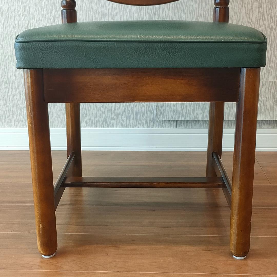 ＜希少＞　オールドカリモク　レザーチェア　鋲打ち