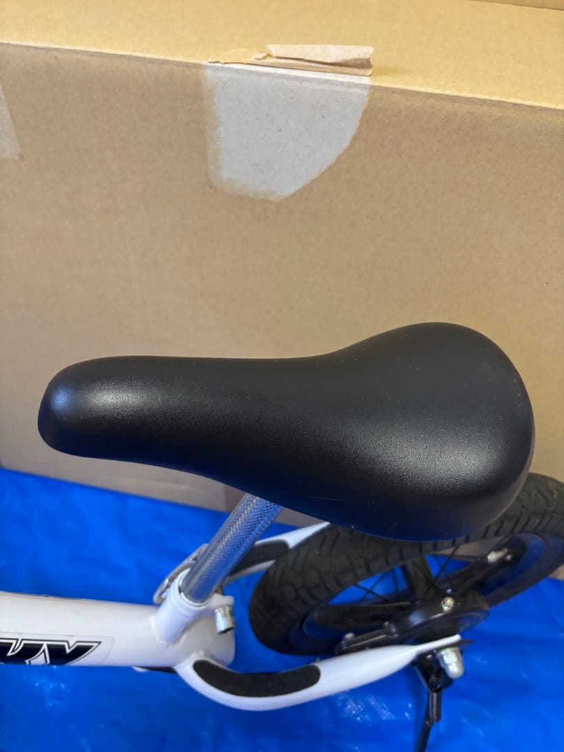 スパーキー 別売ロングサドル付　バランスバイク ブレーキ付　スタンド付