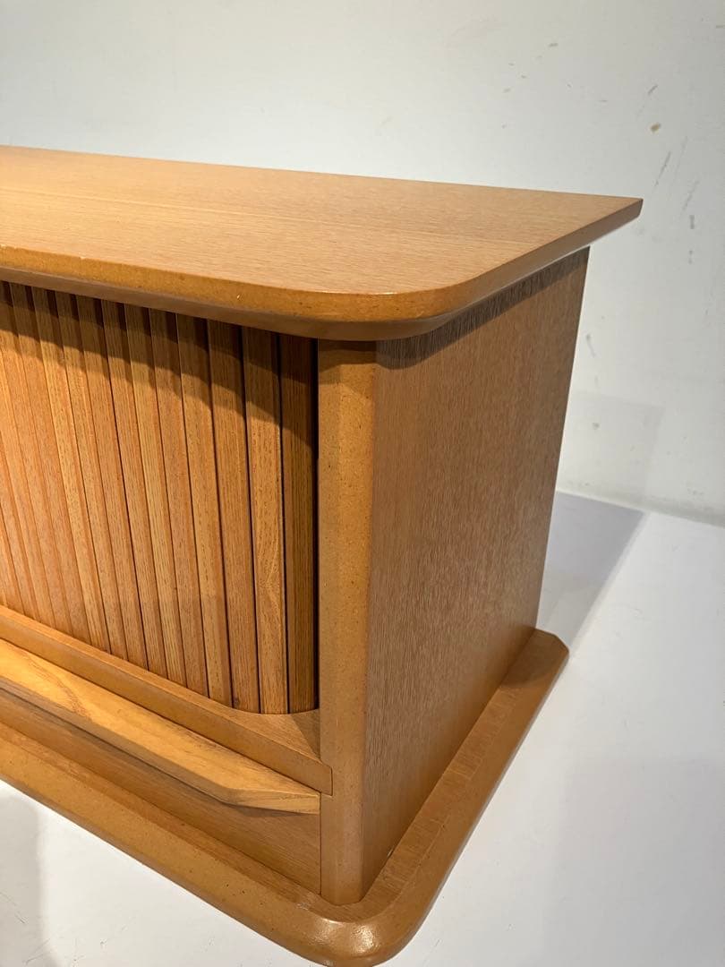 多目的、蛇腹シャッター付き 木製 ラック CDラック、小物入れ、収納棚、レトロ