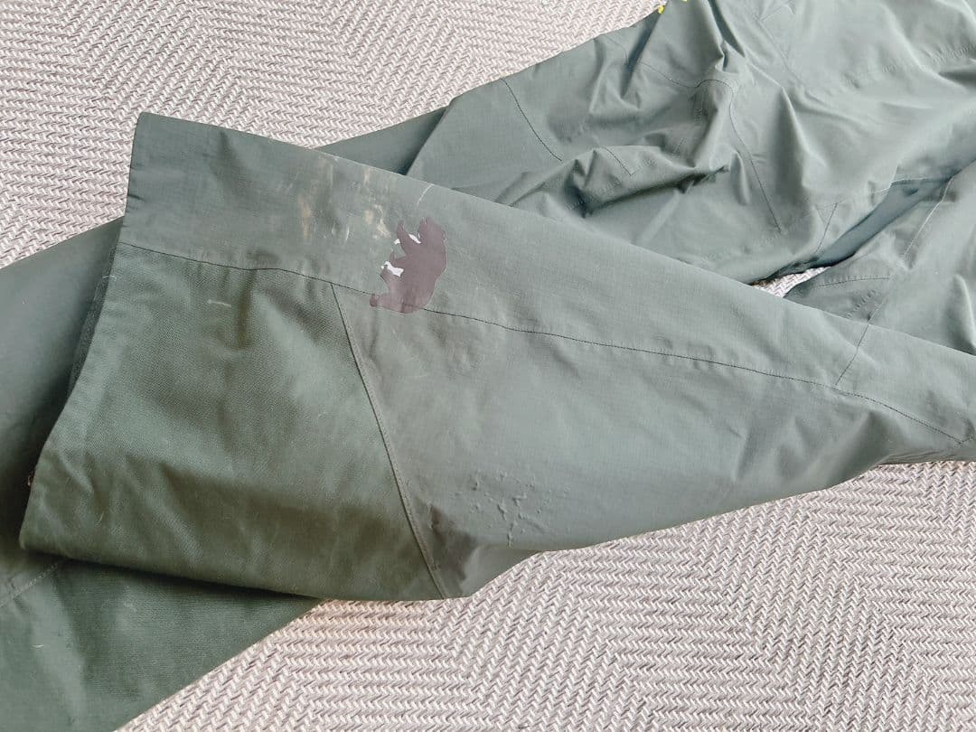 patagonia　パウダーボールジャケット　ビブパンツ上下セット✨ゴアテックス