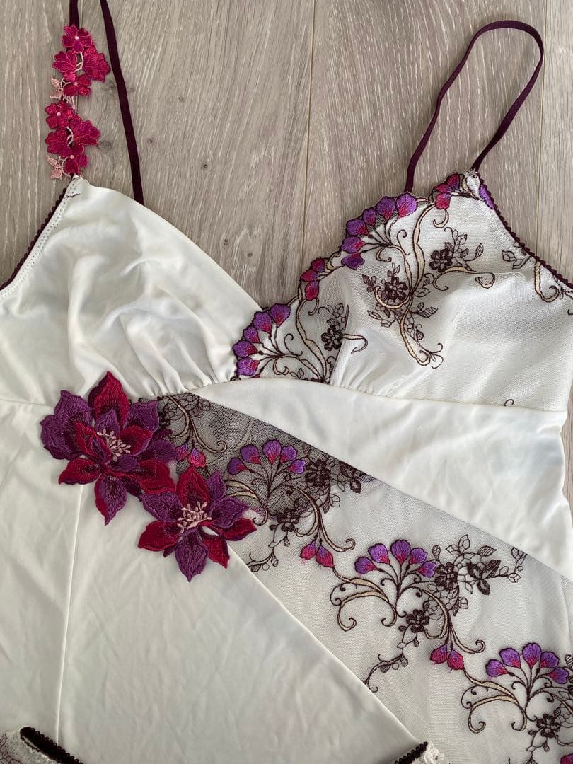 サルート　斜め切り替えキャミソールセット