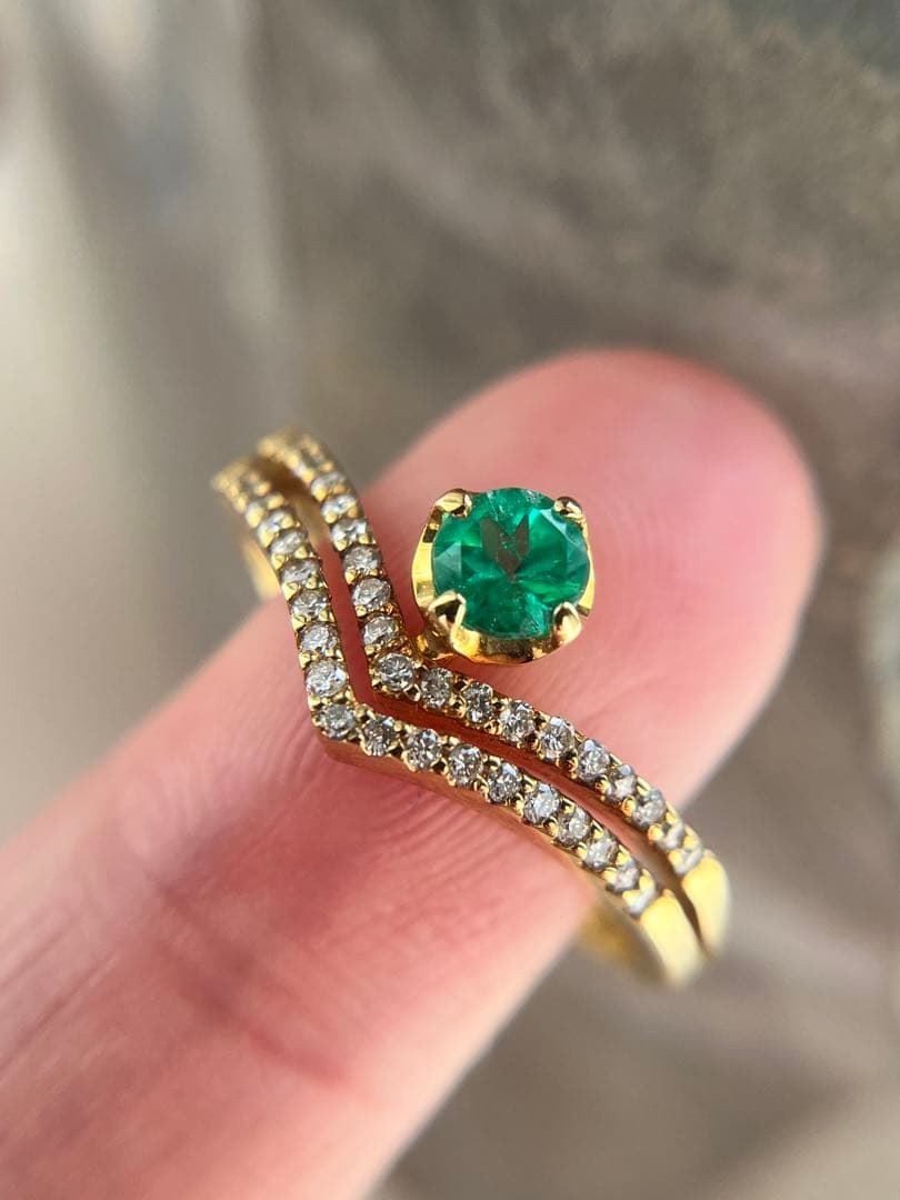 新品K18YGエメラルド0.25ctダイヤモンドリング指輪