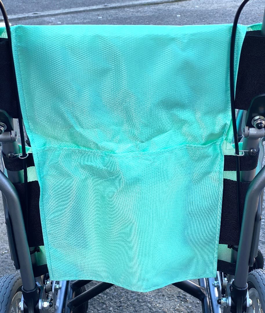 美品！ MIKI ミキ 超軽量 介助型車いす CRT-4 ウイングスイングアウト