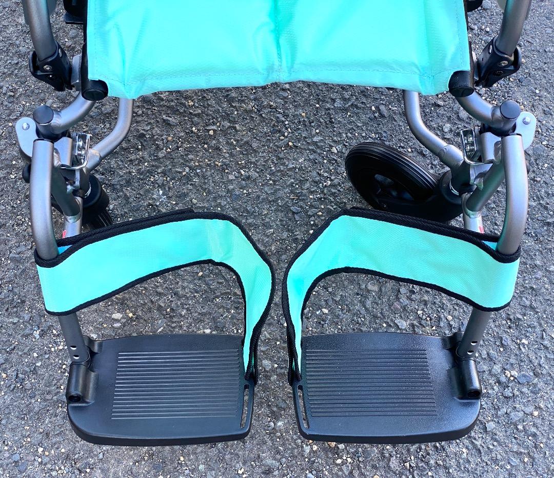 美品！ MIKI ミキ 超軽量 介助型車いす CRT-4 ウイングスイングアウト