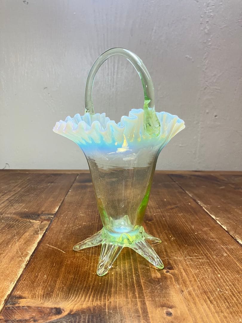 アンティーク 花瓶 吹きガラス ウランガラス