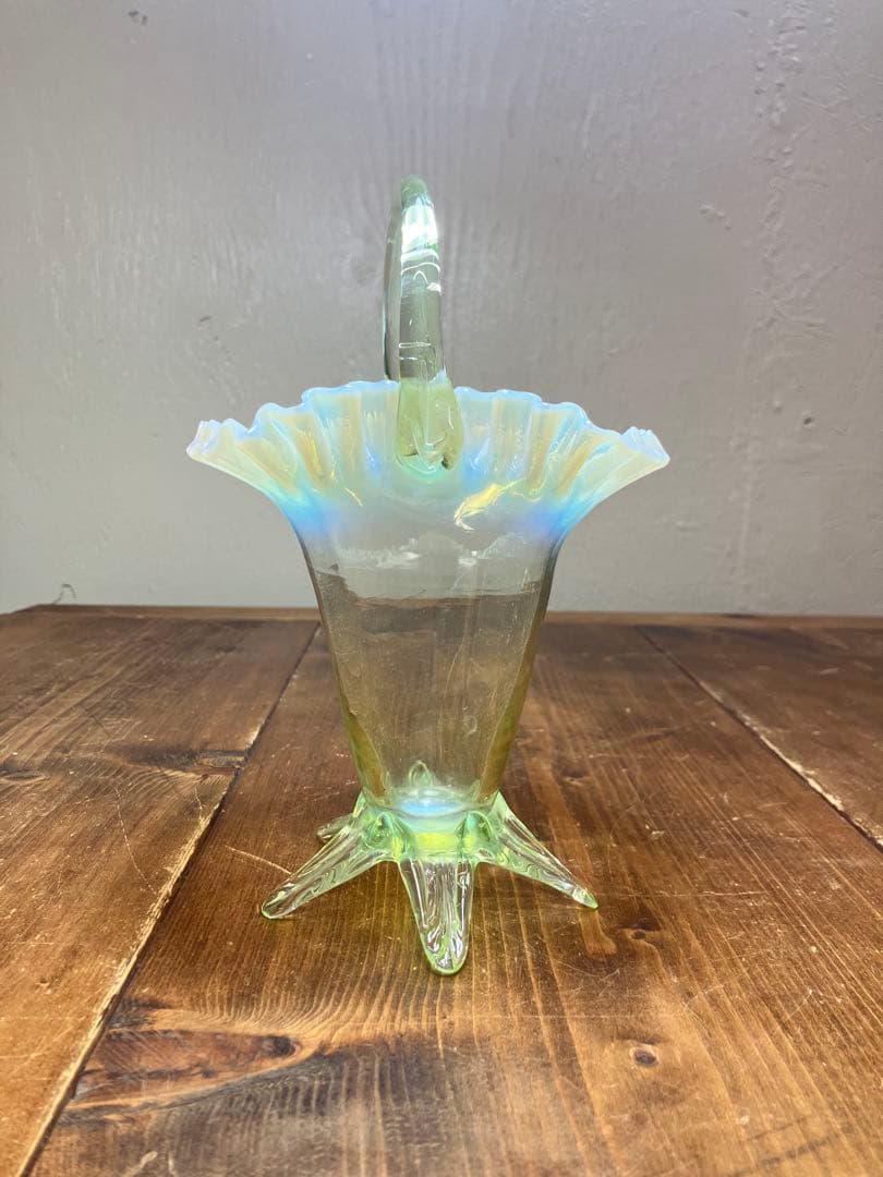 アンティーク 花瓶 吹きガラス ウランガラス