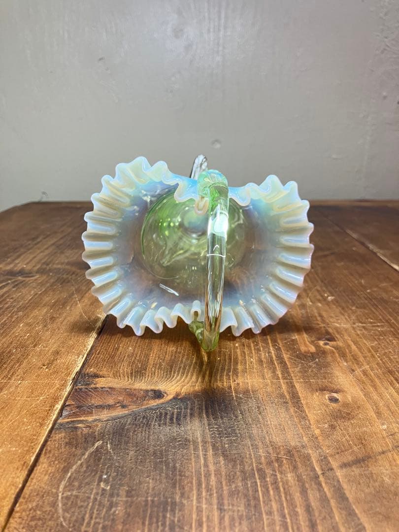 アンティーク 花瓶 吹きガラス ウランガラス