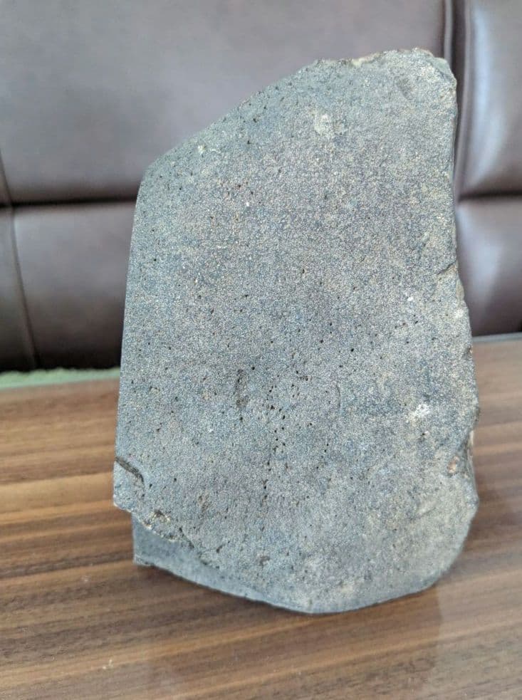 メノウ原石アメジスト付クラスター　石台付