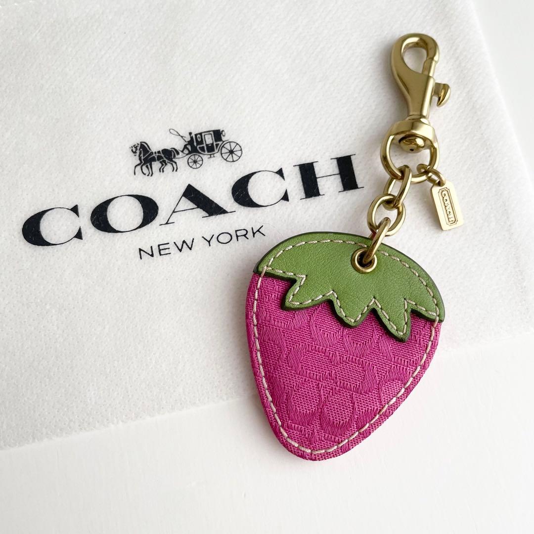 コーチ COACH ストロベリーチャーム キーホルダー シグネチャー ほぼ新品