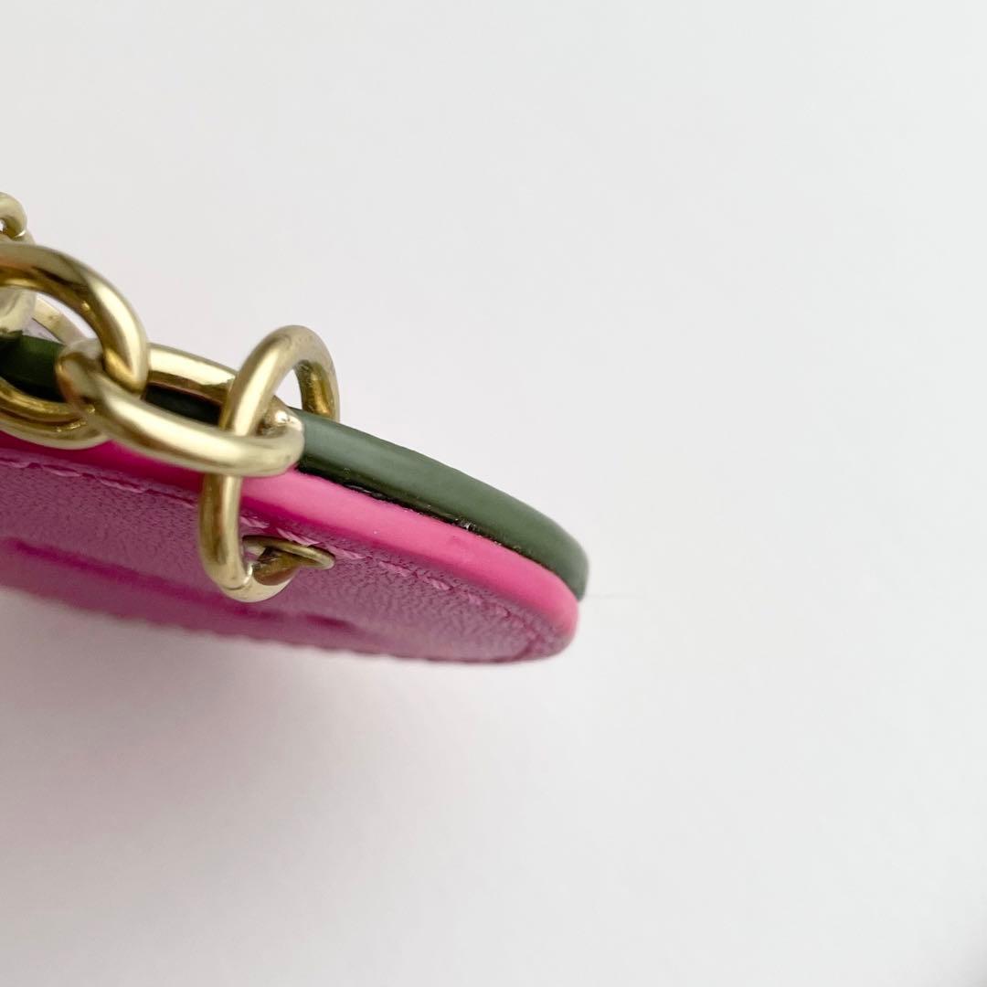 コーチ COACH ストロベリーチャーム キーホルダー シグネチャー ほぼ新品