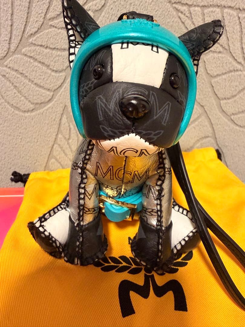 MCM 犬型レザーキーホルダー