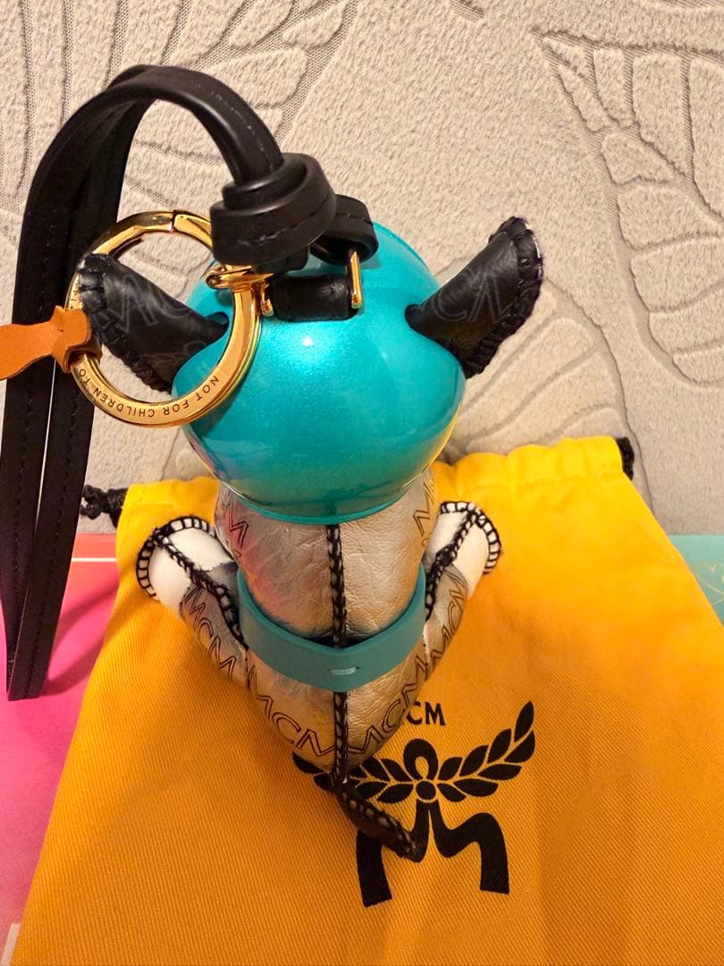 MCM 犬型レザーキーホルダー