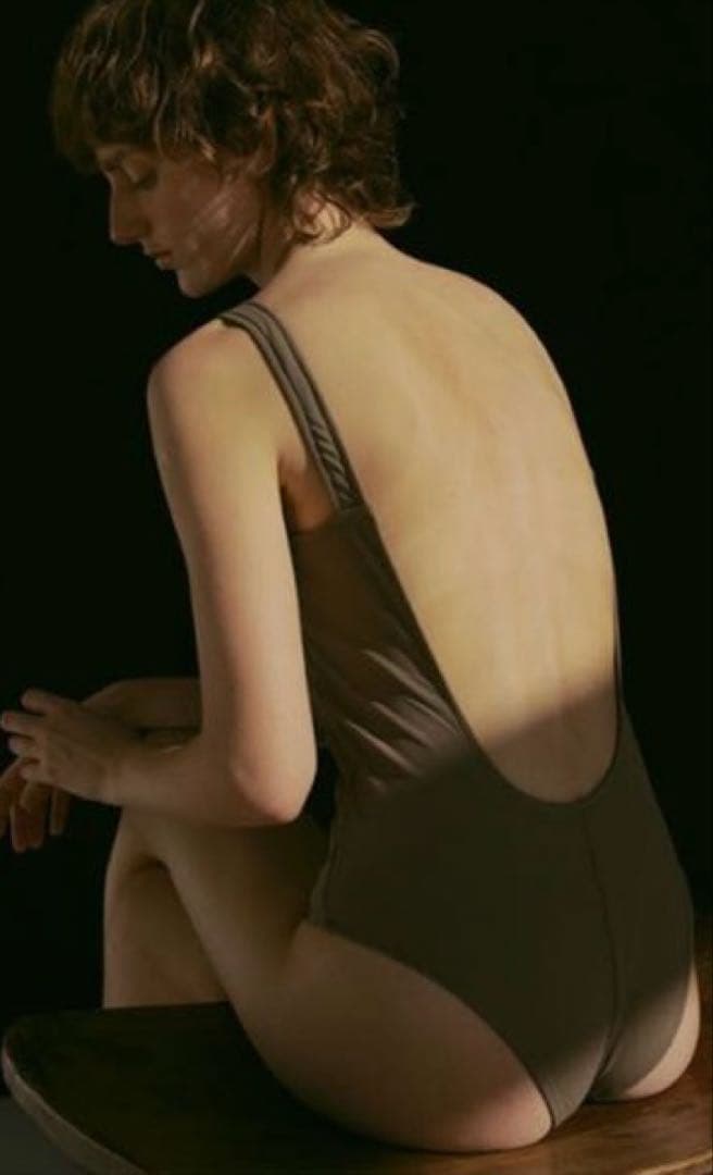 ETRE TOKYO スクエアネックオープンバックスイムウェア　ブラウン