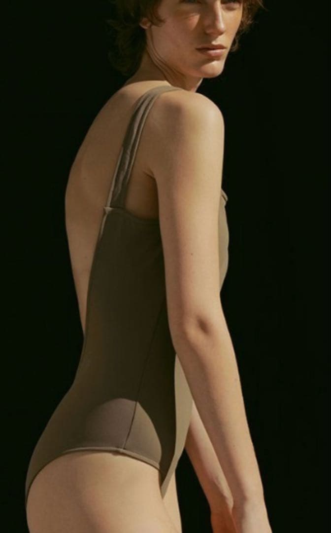 ETRE TOKYO スクエアネックオープンバックスイムウェア　ブラウン