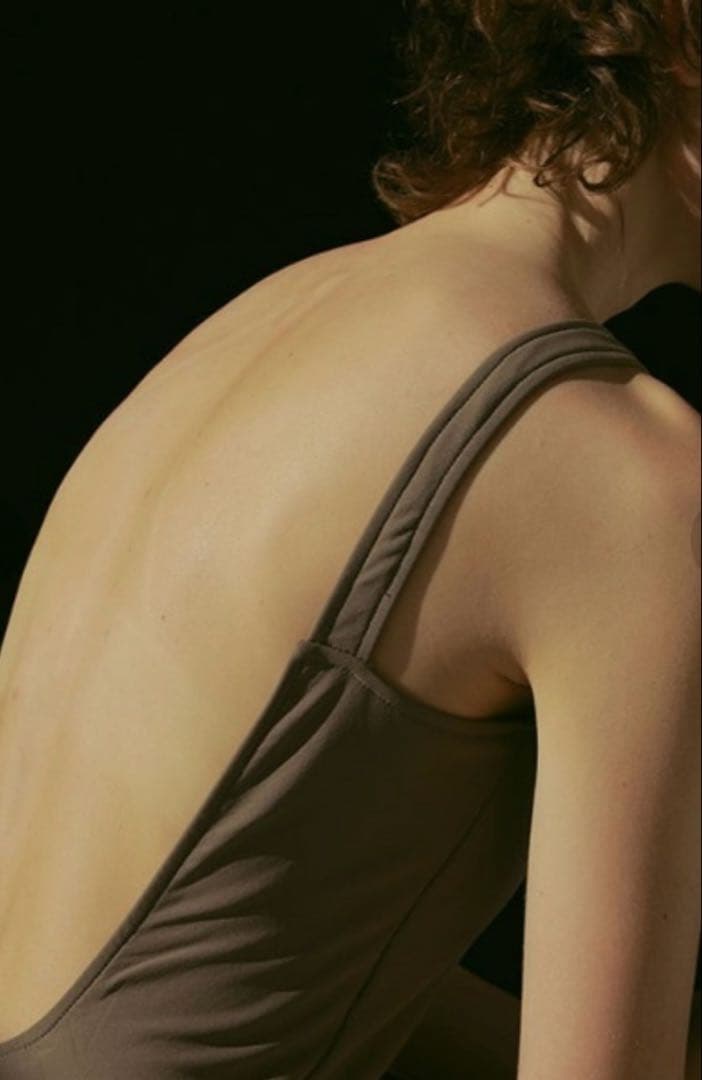 ETRE TOKYO スクエアネックオープンバックスイムウェア　ブラウン