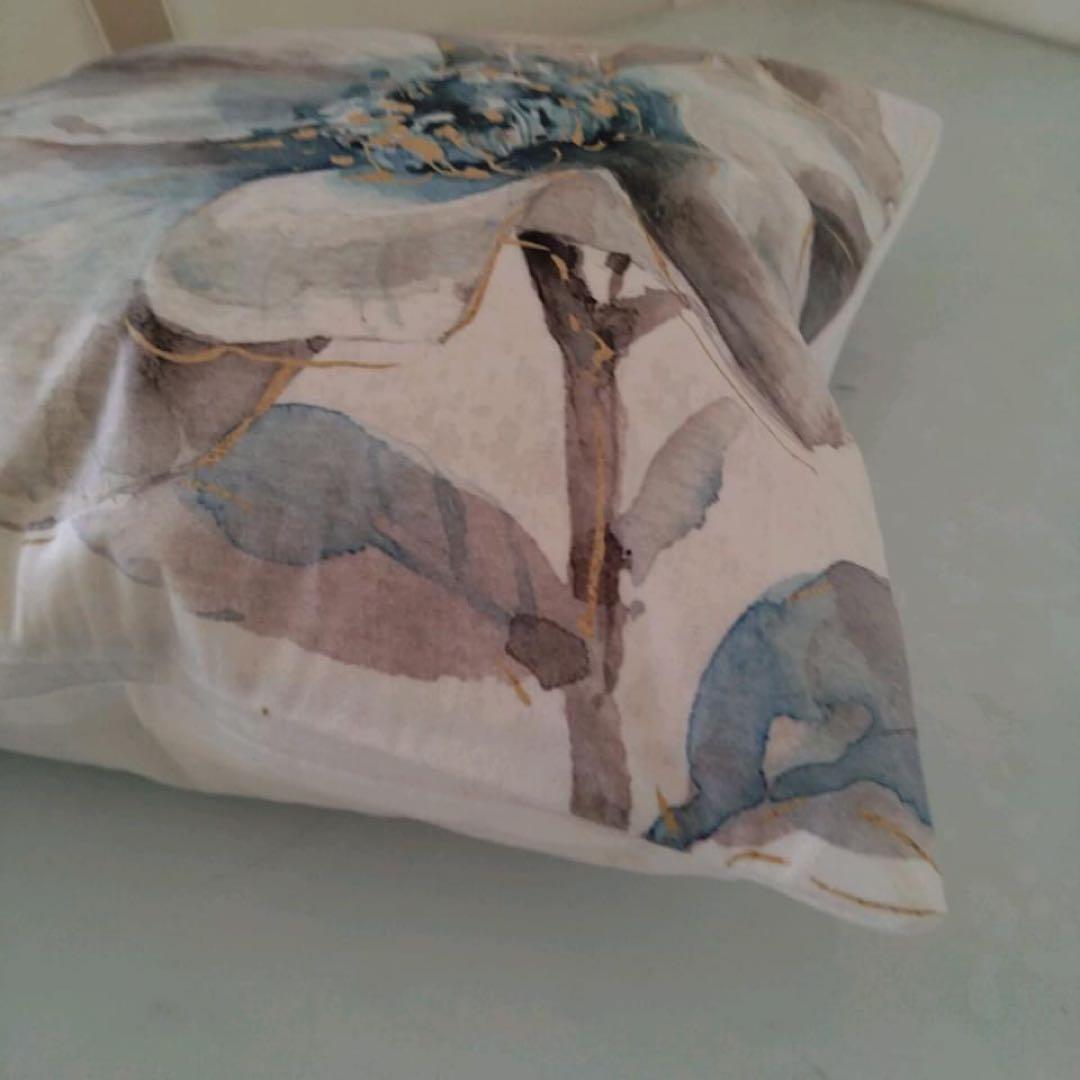 210系  ⭐️ 6枚セット ⭐︎ 白い 花柄 クッションカバー 水彩画風