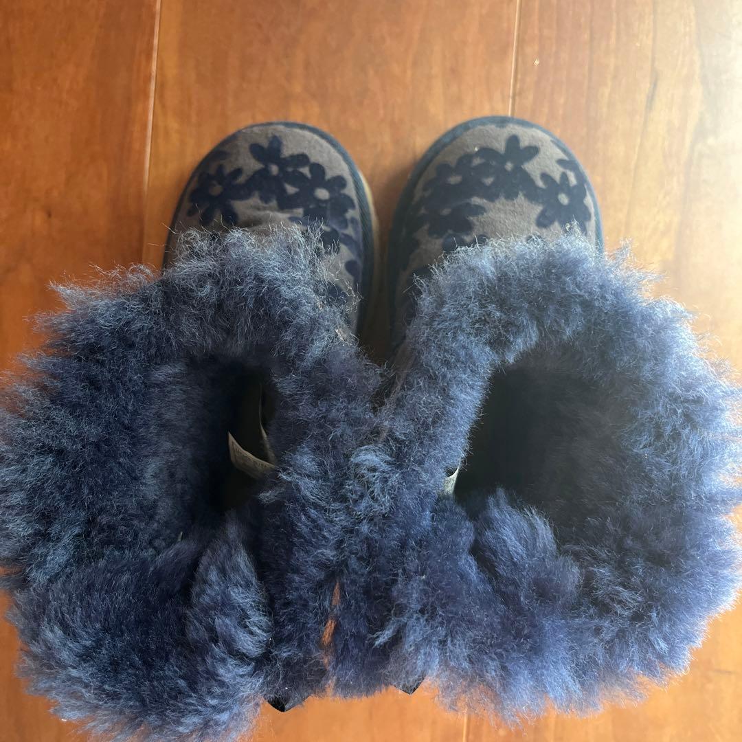 Liyoco 様　UGG ネイビー 花柄 ブーツ 16cm