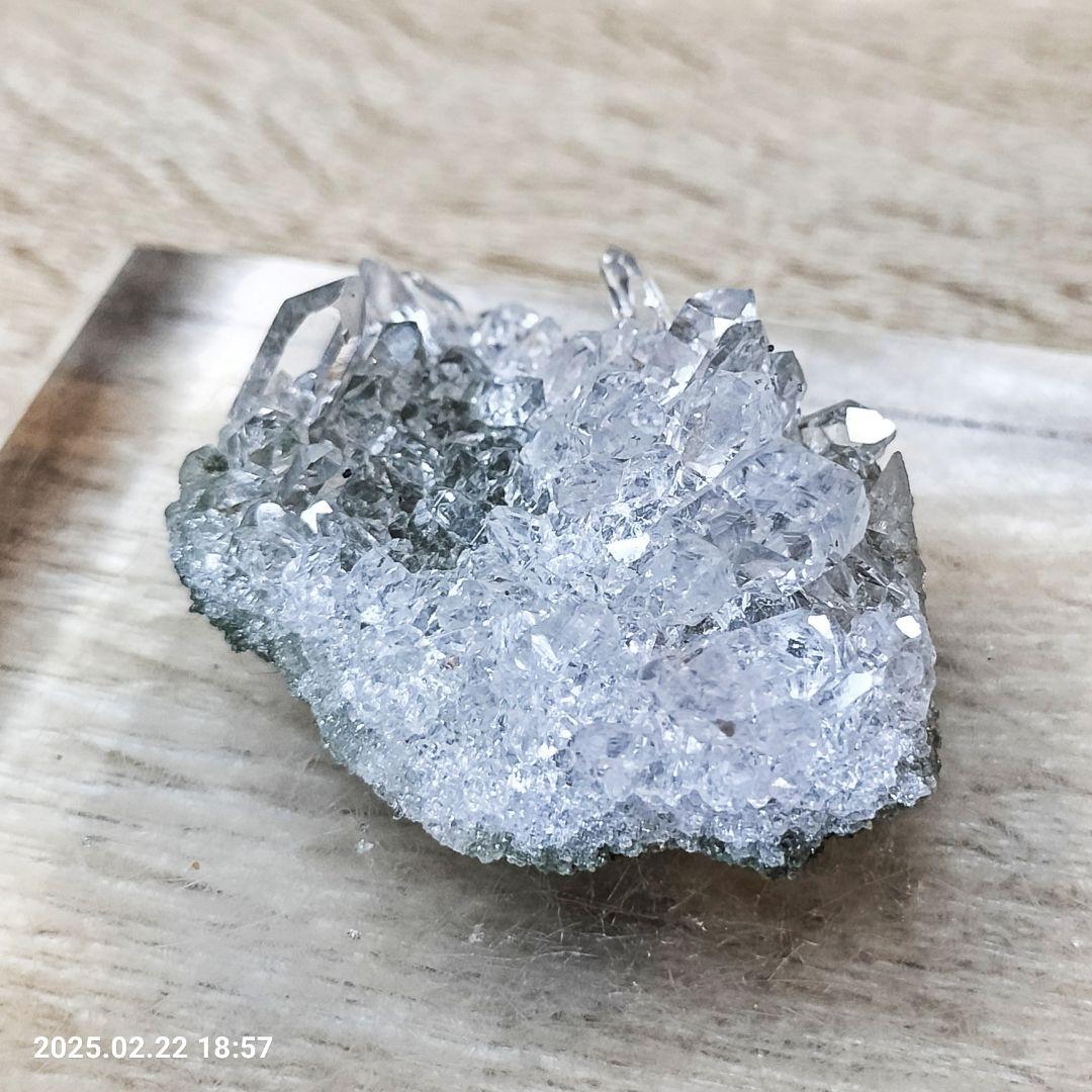 ちー ヒマラヤマニハール産水晶クラスター① ③