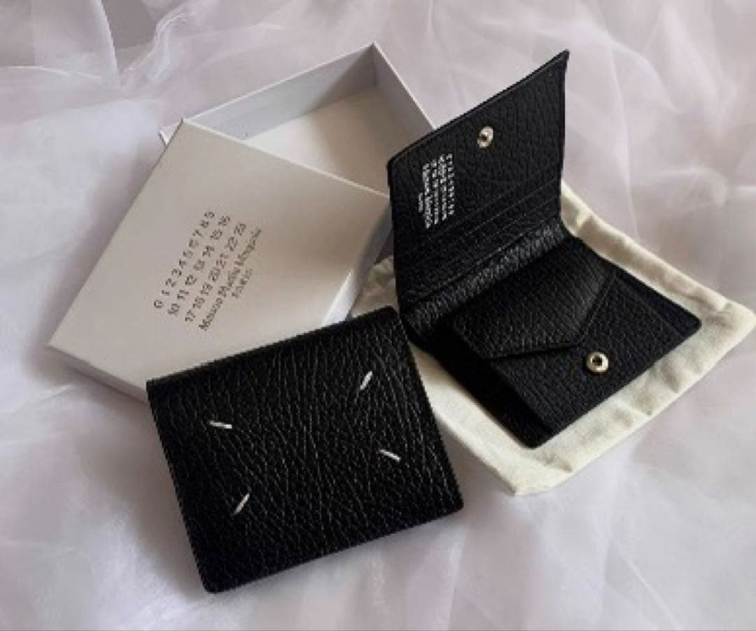 メゾンマルジェラ2つ折り財布