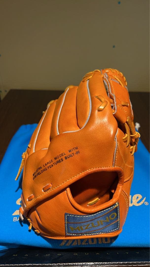 ミズノ ワールドウィン　赤カップ　硬式セカンド用