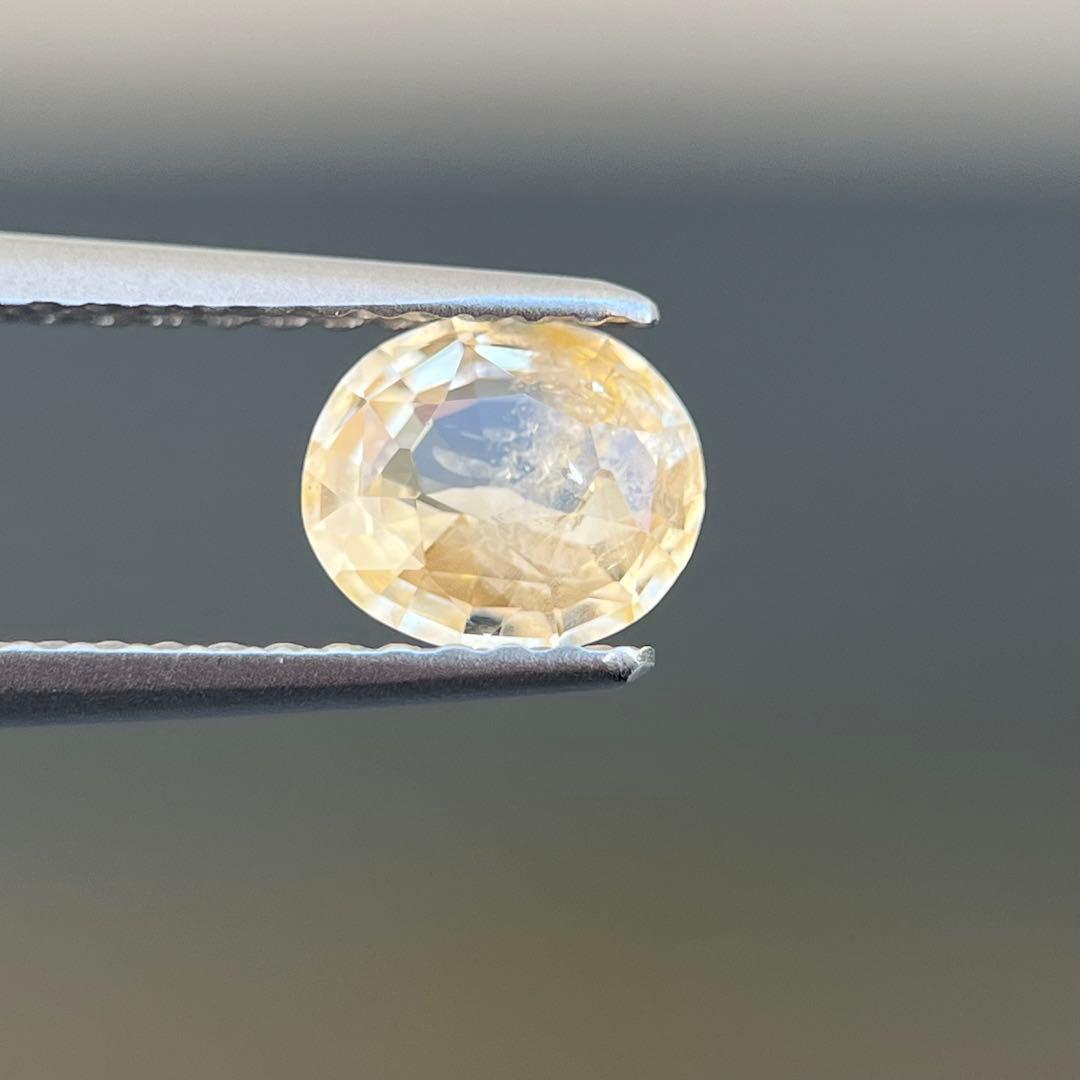 スリランカ産非加熱天然オレンジイエローサファイアルース