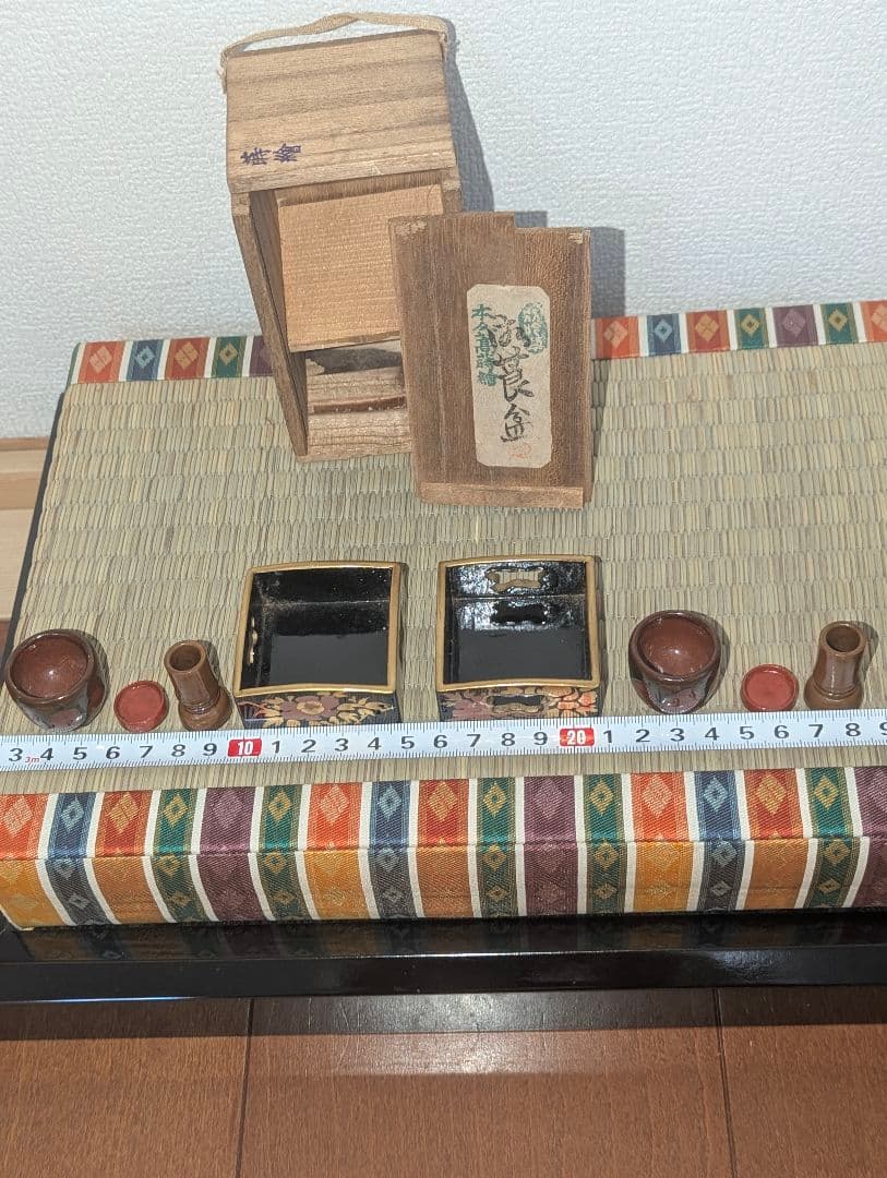 古い木製雛道具　御莨盆(本金髙蒔絵)たばこ盆