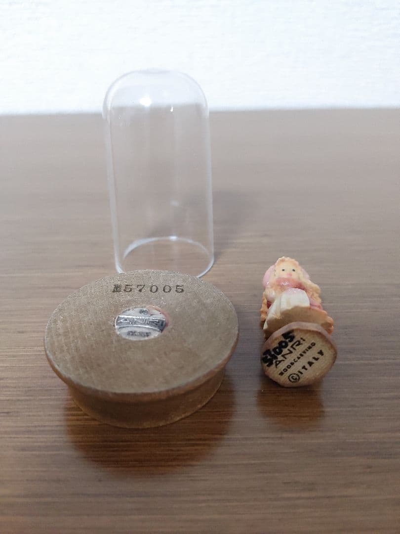 ANRI 木彫り人形 サラ・ケイ ミニチュア 2体セット 台座&ドーム付き