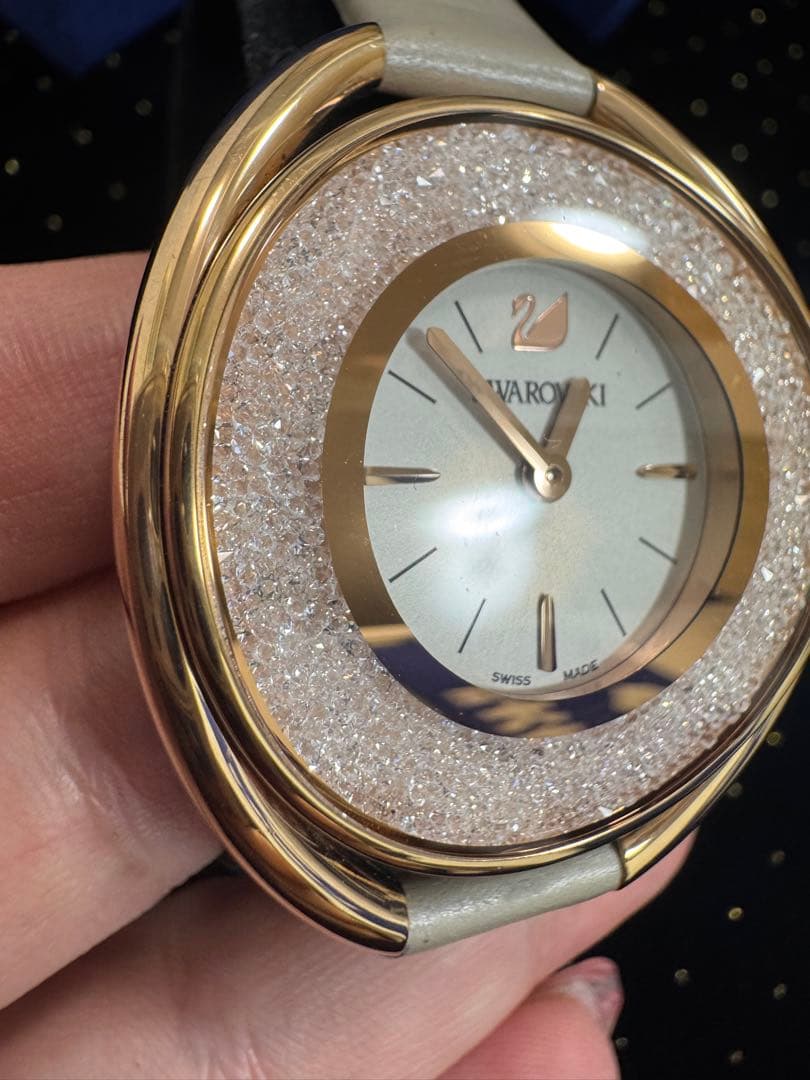 SWAROVSKI アナログ腕時計　新品電池交換済✨