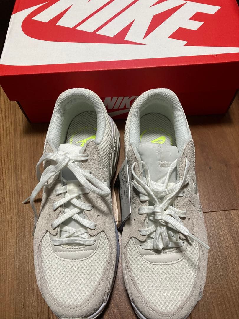 〈新品〉22.5cm NIKE エアーマックス エクシー クリーム