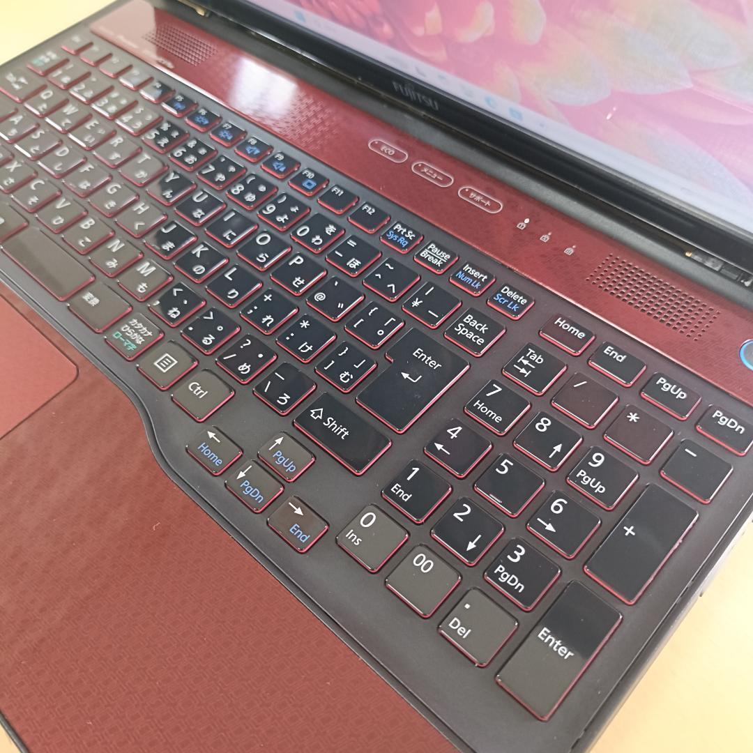 Core i7 Windows11 ノートPC SSD メモリ16GB 富士通