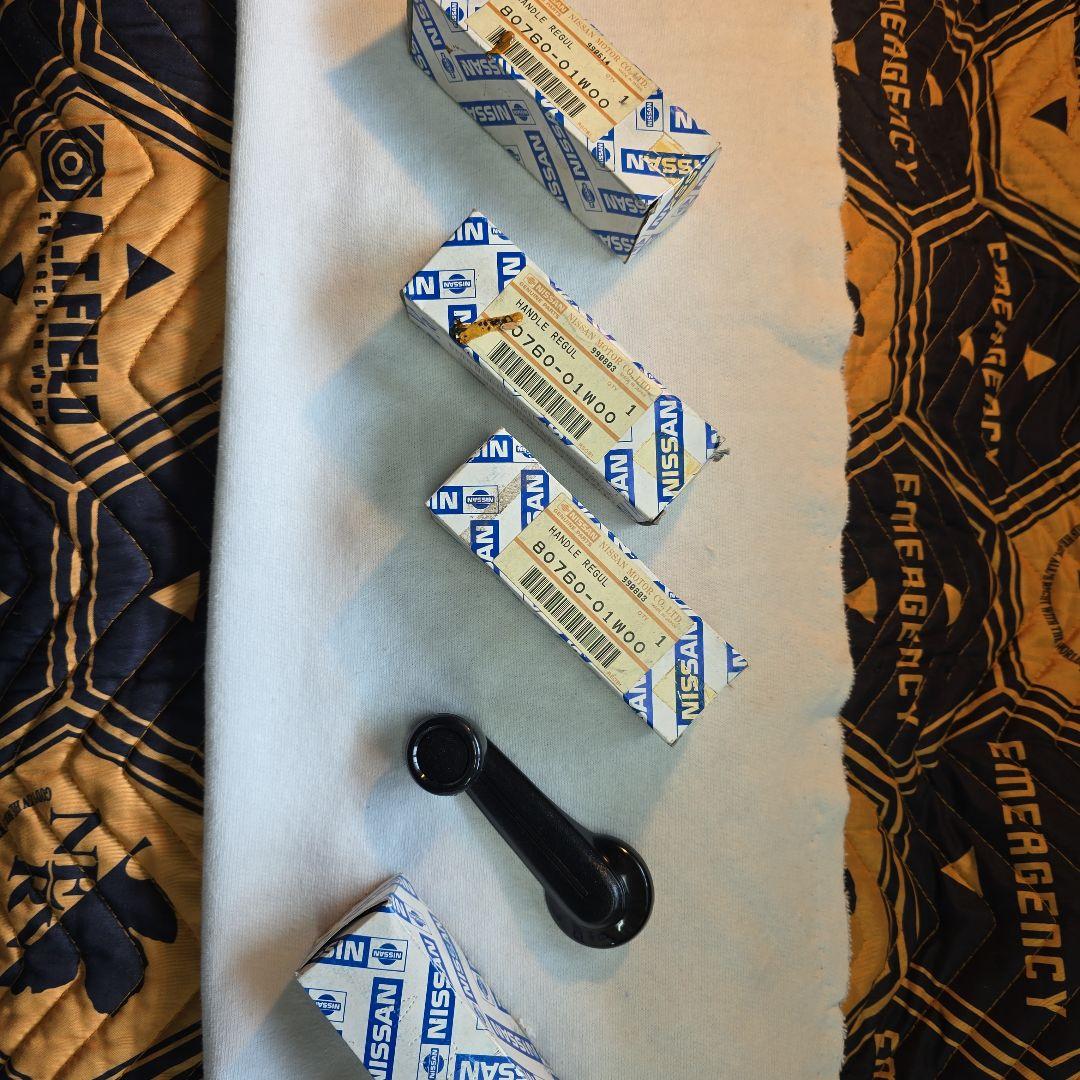 NISSAN 部品 ウィンドウ　ハンドルリーグル　４個　DR30 スカイライン