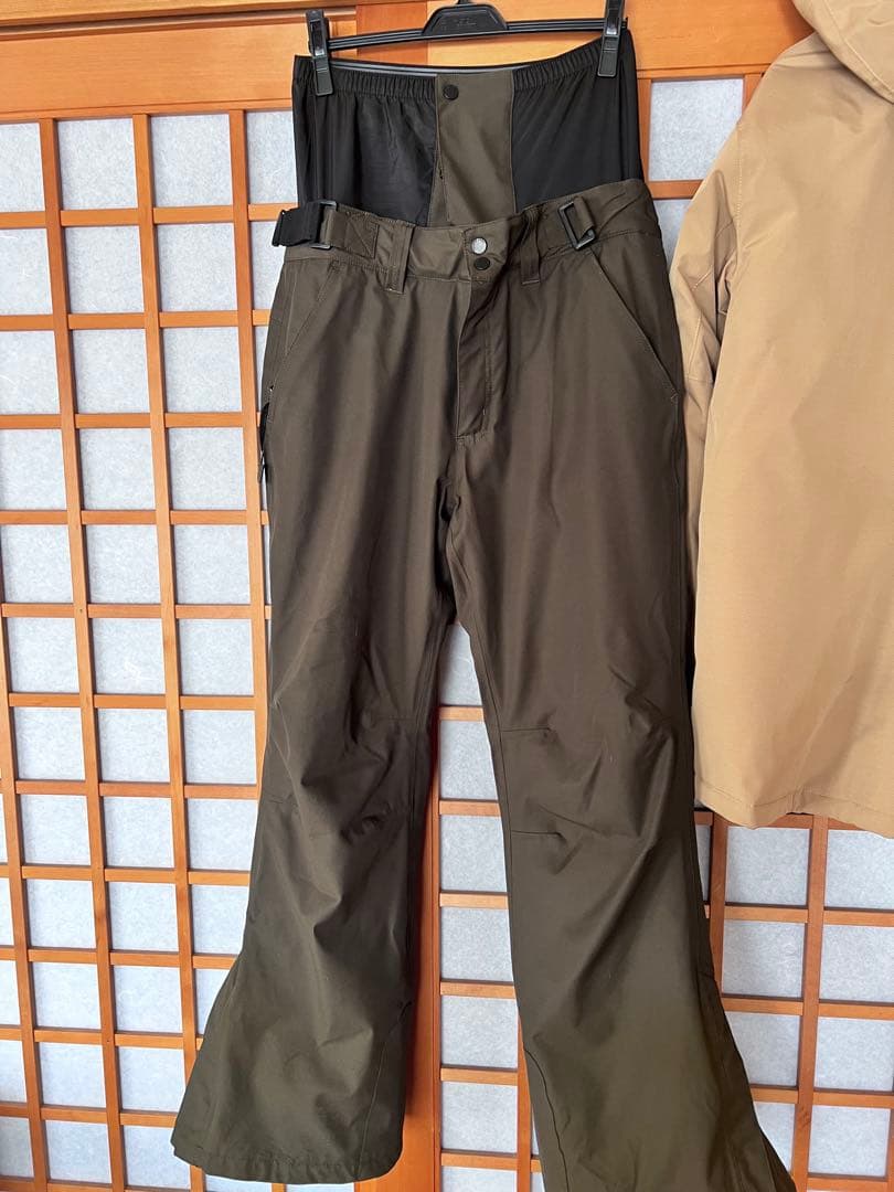 スノーボードウェアセット（ジャケット・パンツ）