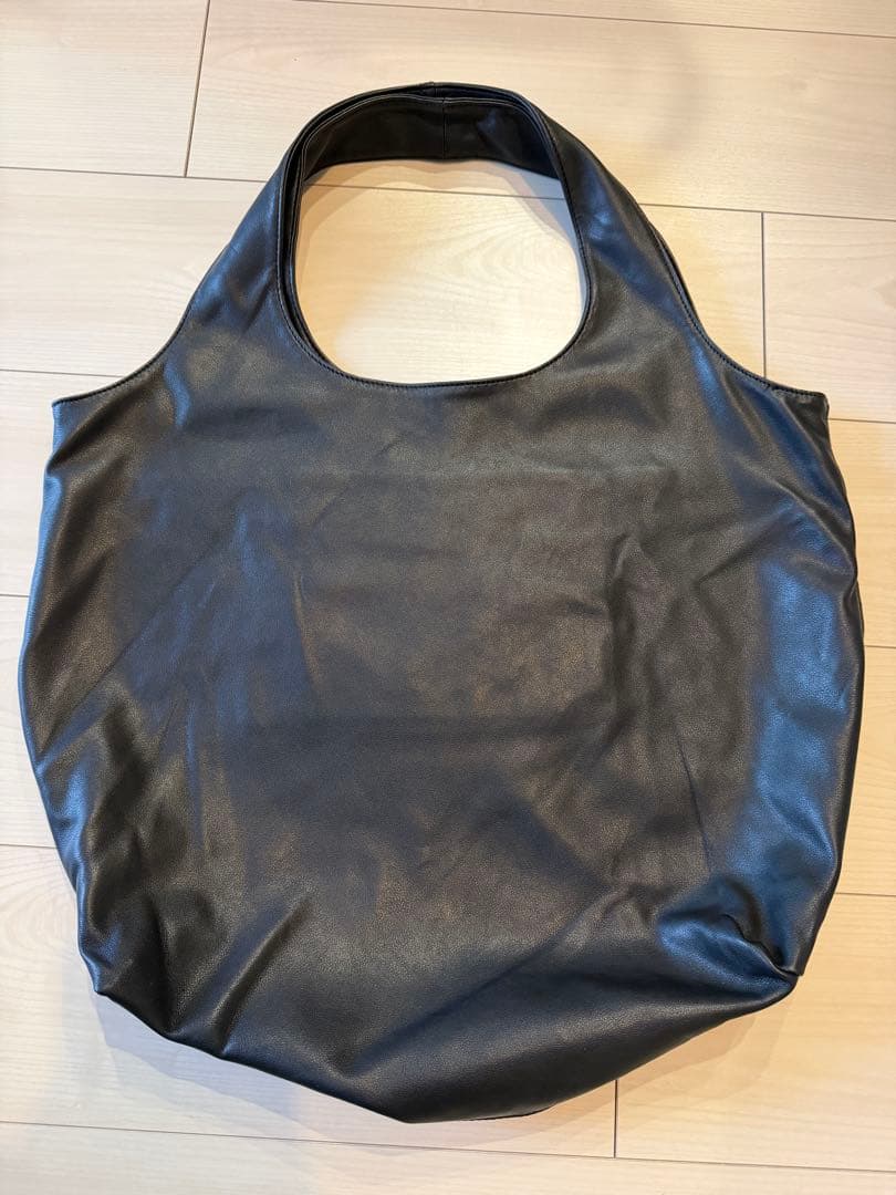 A.P.C. ブラックレザートートバッグ