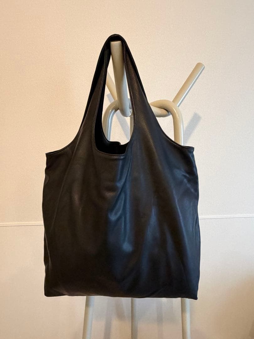 A.P.C. ブラックレザートートバッグ