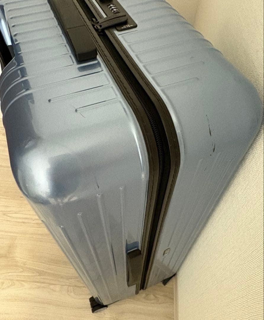 リモワ　サルサエアー　アイスブルー　中古91ℓ TSAロック