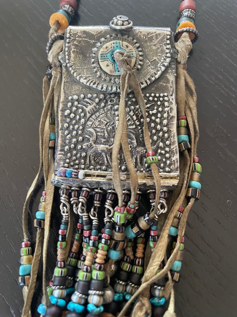 シルバー装飾ポーチ型ペンダント