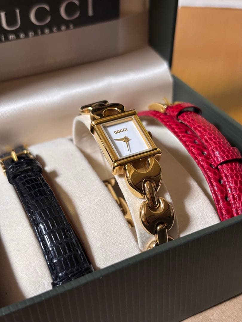 GUCCI1800L レディース腕時計 箱付き 替えベルト付き 電池交換済 美品