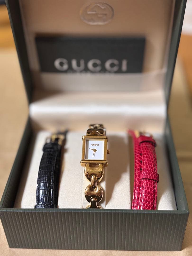 GUCCI1800L レディース腕時計 箱付き 替えベルト付き 電池交換済 美品