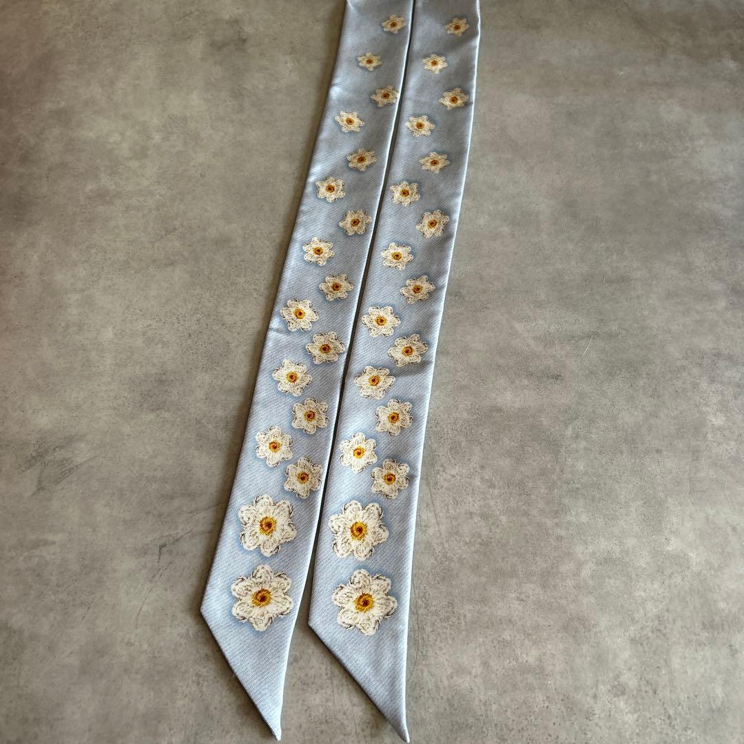 未使用　Longchamp ロンシャン　デイジー　水色　シルクスカーフ