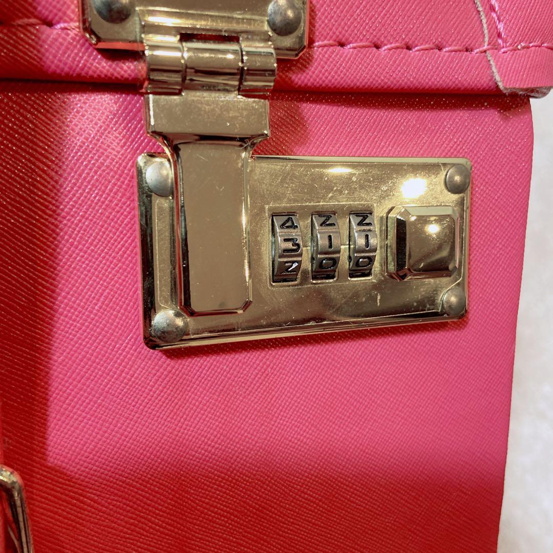 人気✨ユーラシアトランク　ショッキングピンク　機内持ち込み　キャリーケース