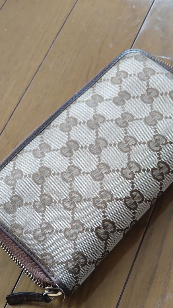 GUCCI　ラウンドファスナー　長財布