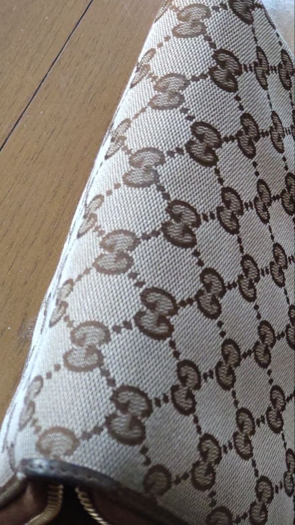 GUCCI　ラウンドファスナー　長財布