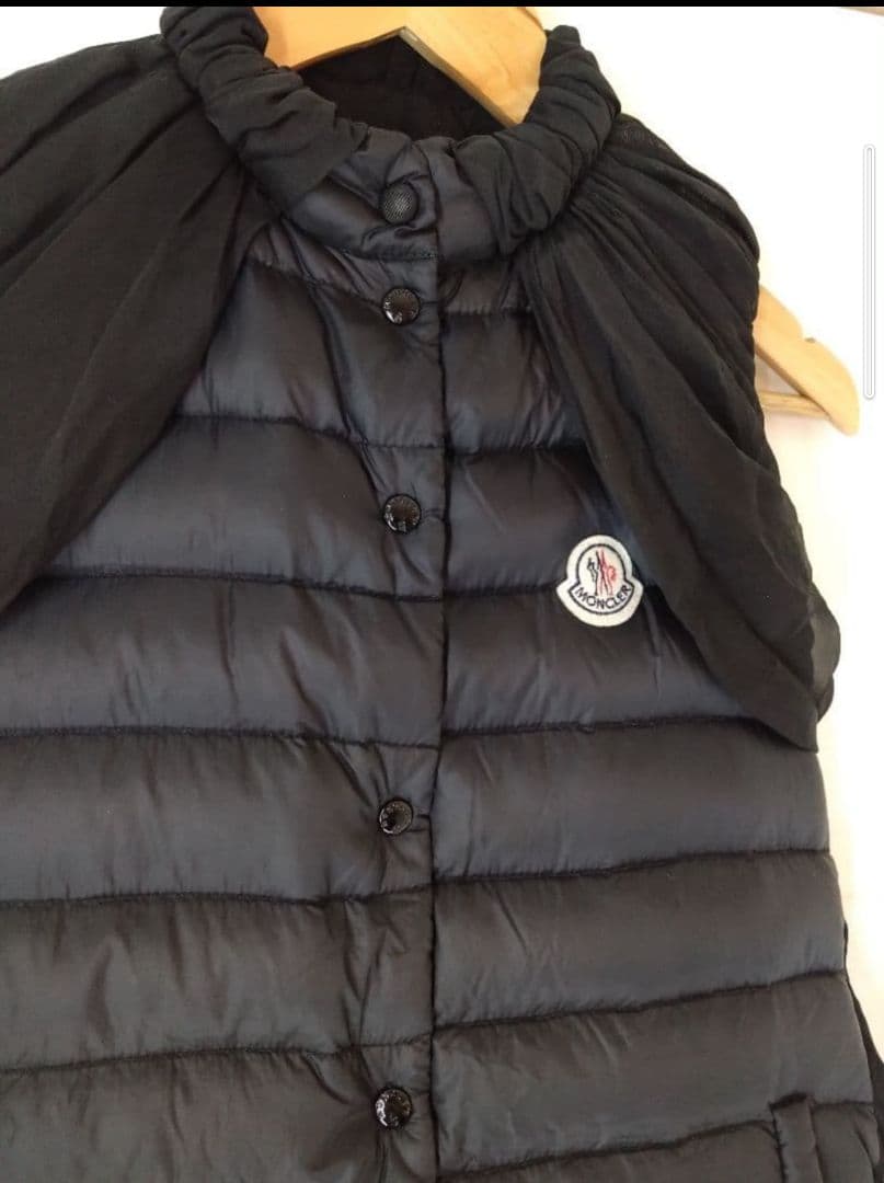 モンクレール　SONA/チュール切替/ダウンベスト/ナイロン/BLK/無地